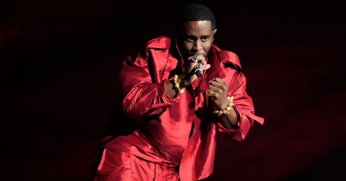 Sean Diddy Combs Acusado De Abusar Sexualmente De 120 Pessoas Entre