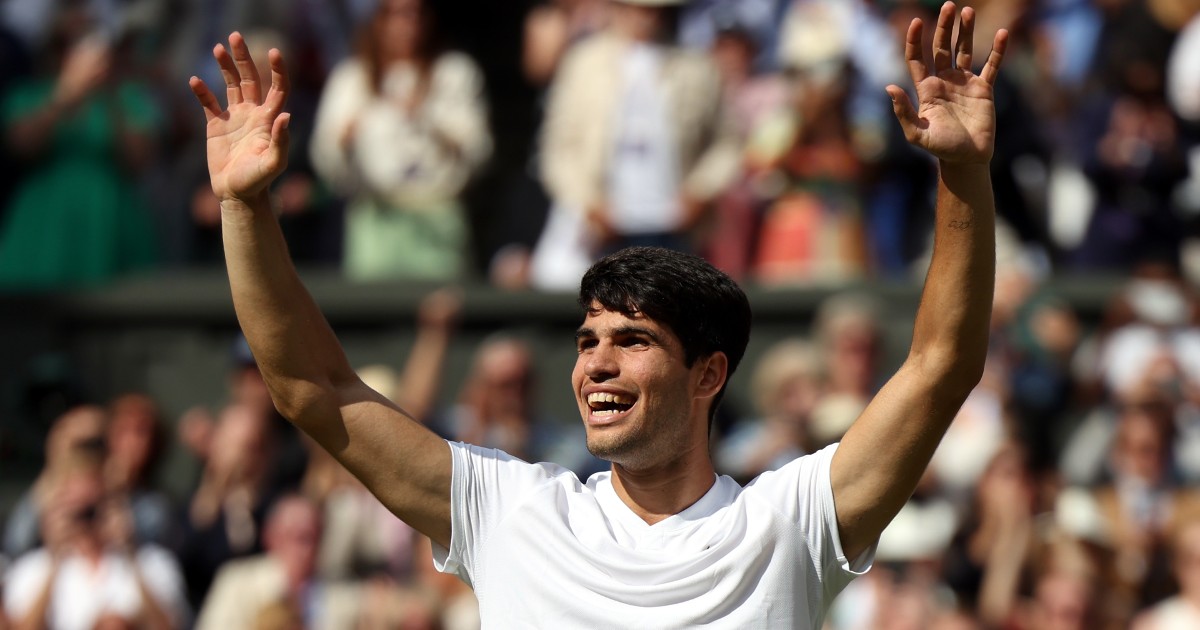 Carlos Alcaraz bate Djokovic e revalida o título em Wimbledon